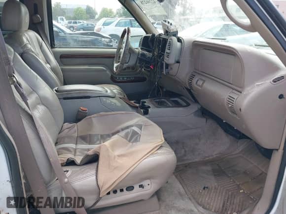 2000 Cadillac Escalade with VIN 1GYEK63R9YR180416, listed as a IAAI auction lot 42200278 with 145,848 mi miles and . Bid and sale history available at DreamBid. Image 5.