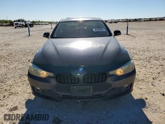 2015 BMW 3 Series 320i z VIN WBA3B1C53FK139411, wystawiony jako Copart lot #90395895 z przebiegiem 172 038 mil mil oraz Czysty tytuł • Clean title. Historia ofert i sprzedaży dostępna na DreamBid. Obrazek 5.