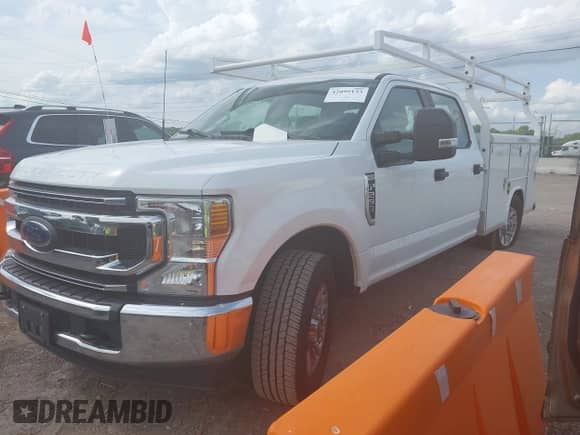2022 Ford F-250 XL z VIN 1FD7W2A66NEF91226, wystawiony jako IAAI lot #42099133 z przebiegiem 62 760 mil mil oraz . Historia ofert i sprzedaży dostępna na DreamBid. Obrazek 2.