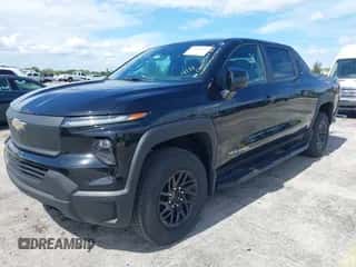 2024 Chevrolet Silverado EV Work Truck z VIN 1GC10VEL9RU205438, wystawiony jako IAAI lot #42596415 z przebiegiem 5 393 mil mil oraz . Historia ofert i sprzedaży dostępna na DreamBid. Obrazek 2.
