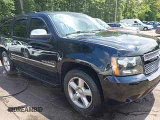 2009 Chevrolet Suburban LTZ z VIN 1GNFK36369R300973, wystawiony jako IAAI lot #42766933 z przebiegiem 184 365 mil mil oraz . Historia ofert i sprzedaży dostępna na DreamBid. Obrazek 1.