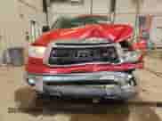 2012 Toyota Tundra z VIN 5TFDW5F15CX248446, wystawiony jako Copart lot #86131595 z przebiegiem 122 801 mil mil oraz Nie do naprawy • Non repairable. Historia ofert i sprzedaży dostępna na DreamBid. Obrazek 5.