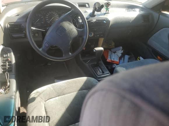 1993 Honda Accord LX z VIN JHMCB7651PC002608, wystawiony jako Copart lot #42375085 z przebiegiem 232 742 mil mil oraz Szkoda całkowita • Salvage title. Historia ofert i sprzedaży dostępna na DreamBid. Obrazek 8.