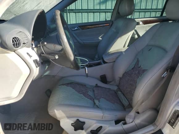 2004 Mercedes-Benz C 240 с VIN WDBRF81J44F499186, выставлен на аукционе Copart как лот 82180135 с пробегом 191 142 миль миль и Списание • Salvage title. История ставок и продаж доступна на DreamBid. Изображение 7.