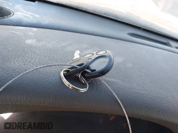 2002 Chevrolet TrailBlazer LS z VIN 1GNDT13S222516693, wystawiony jako IAAI lot #42197823 z przebiegiem 123 424 mil mil oraz . Historia ofert i sprzedaży dostępna na DreamBid. Obrazek 11.