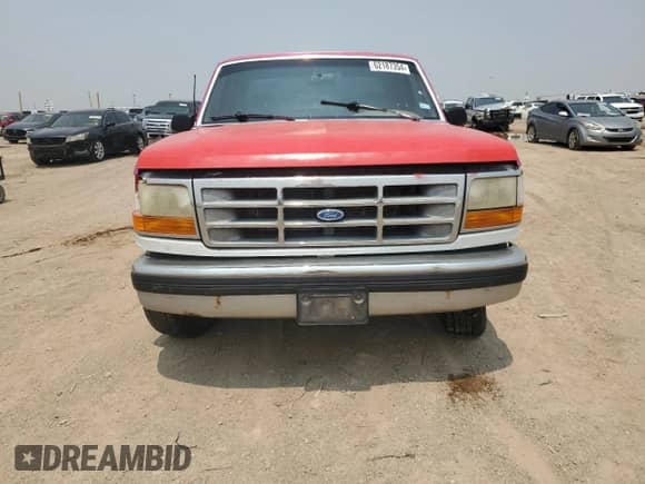 1994 Ford F-150 z VIN 1FTEX15N0RKA68814, wystawiony jako Copart lot #62187354 z przebiegiem 181 561 mil mil oraz Czysty tytuł • Clean title. Historia ofert i sprzedaży dostępna na DreamBid. Obrazek 5.