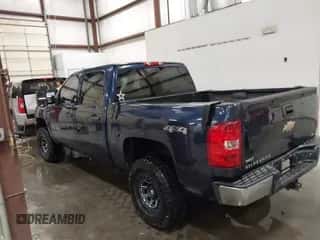 2010 Chevrolet Silverado 1500 LS z VIN 3GCRKREAXAG121722, wystawiony jako IAAI lot #43244823 z przebiegiem 227 843 mil mil oraz . Historia ofert i sprzedaży dostępna na DreamBid. Obrazek 3.