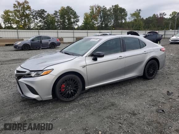 2019 Toyota Camry LE с VIN 4T1B11HK2KU186519, выставлен на аукционе Copart как лот 84010595 с пробегом 86 656 миль миль и Списание • Salvage title. История ставок и продаж доступна на DreamBid. Изображение 1.