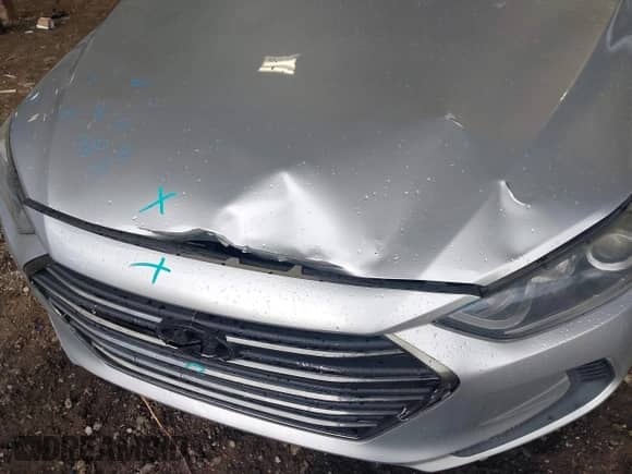 2018 Hyundai Elantra SE с VIN 5NPD74LF3JH275550, выставлен на аукционе IAAI как лот 42718218 с пробегом 99 578 миль миль и . История ставок и продаж доступна на DreamBid. Изображение 17.