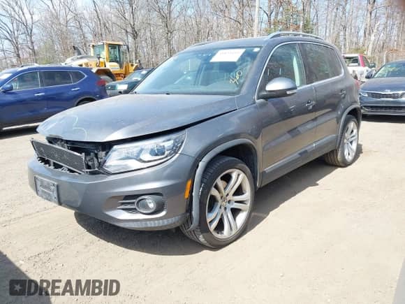 2016 Volkswagen Tiguan S with VIN WVGAV7AX3GW537541, listed as a IAAI auction lot 41834410 with 39,024 mi miles and . Bid and sale history available at DreamBid. Image 17.