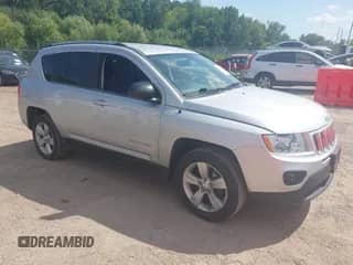 2011 Jeep Compass с VIN 1J4NT1FA2BD224508, выставлен на аукционе IAAI как лот 42964088 с пробегом 91 369 миль миль и . История ставок и продаж доступна на DreamBid. Изображение 1.