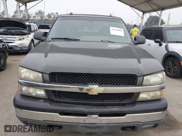 2005 Chevrolet Silverado 1500 LS z VIN 2GCEC13T951319613, wystawiony jako IAAI lot #42460800 z przebiegiem 320 900 mil mil oraz . Historia ofert i sprzedaży dostępna na DreamBid. Obrazek 6.