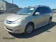 2010 Toyota Sienna XLE с VIN 5TDYK4CC3AS332779, выставлен на аукционе IAAI как лот 42939681 с пробегом 106 477 миль миль и . История ставок и продаж доступна на DreamBid. Изображение 2.