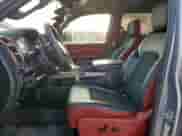 2019 Ram 1500 Rebel z VIN 1C6RRELT8KN724256, wystawiony jako Copart lot #60374605 z przebiegiem 93 137 mil mil oraz Czysty tytuł • Clean title. Historia ofert i sprzedaży dostępna na DreamBid. Obrazek 7.