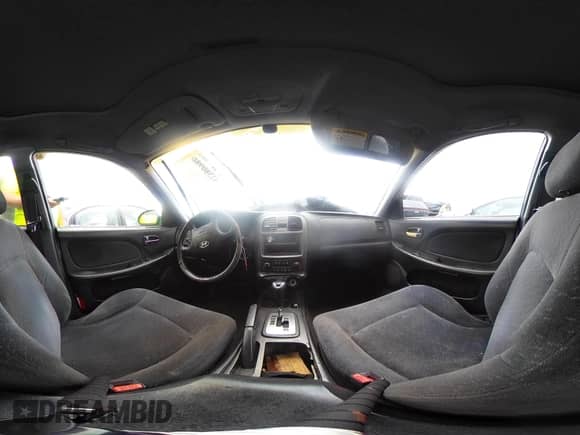 2004 Hyundai Sonata z VIN KMHWF25S74A057418, wystawiony jako IAAI lot #42380980 z przebiegiem 266 000 mil mil oraz . Historia ofert i sprzedaży dostępna na DreamBid. Obrazek 22.