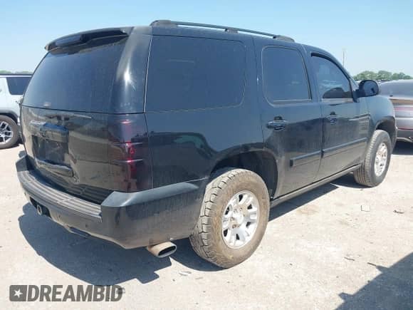 2007 Chevrolet Tahoe LTZ with VIN 1GNFC13047R286757, listed as a IAAI auction lot 42318990 with 240,729 mi miles and . Bid and sale history available at DreamBid. Image 4.
