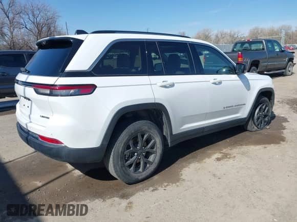 2022 Jeep Grand Cherokee Limited with VIN 1C4RJHBG8N8603865, listed as a IAAI auction lot 41968389 with 43,655 mi miles and . Bid and sale history available at DreamBid. Image 4.