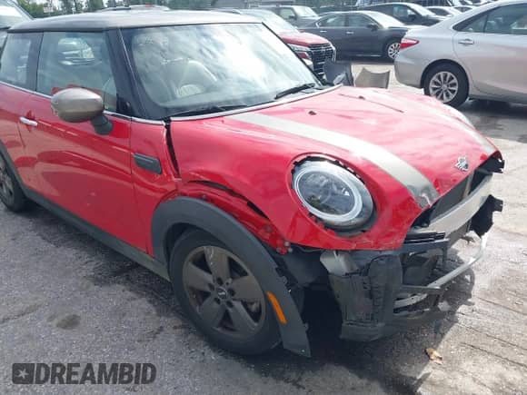 2022 MINI Hardtop Cooper z VIN WMW33DH00N2R91581, wystawiony jako IAAI lot #43315763 z przebiegiem 30 394 mil mil oraz . Historia ofert i sprzedaży dostępna na DreamBid. Obrazek 18.