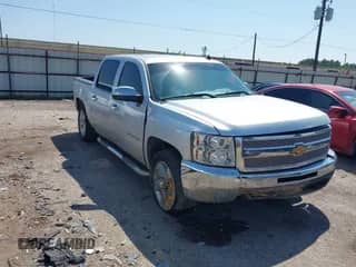 2013 Chevrolet Silverado 1500 LT с VIN 3GCPCSE05DG113678, выставлен на аукционе IAAI как лот 43133739 с пробегом 215 351 миль миль и . История ставок и продаж доступна на DreamBid. Изображение 1.