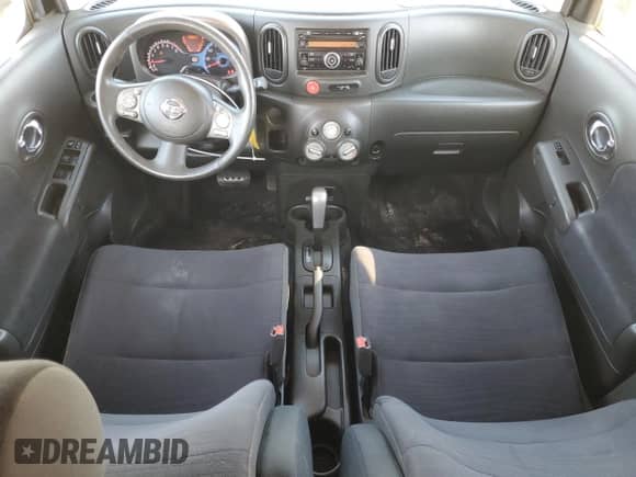 2013 Nissan Cube S z VIN JN8AZ2KR4DT300019, wystawiony jako Copart lot #50992975 z przebiegiem Nie podano mil oraz Czysty tytuł • Clean title. Historia ofert i sprzedaży dostępna na DreamBid. Obrazek 8.