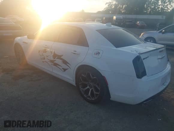 2018 Chrysler 300 S с VIN 2C3CCABG8JH319748, выставлен на аукционе IAAI как лот 42860799 с пробегом Не указан миль и . История ставок и продаж доступна на DreamBid. Изображение 3.