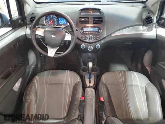 2015 Chevrolet Spark LS z VIN KL8CB6S92FC738906, wystawiony jako Copart lot #91193185 z przebiegiem 86 872 mil mil oraz Czysty tytuł • Clean title. Historia ofert i sprzedaży dostępna na DreamBid. Obrazek 8.