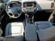 2022 Chevrolet Colorado 2WD Work Truck z VIN 1GCGSBEN9N1138436, wystawiony jako Copart lot #71273895 z przebiegiem 79 551 mil mil oraz Szkoda całkowita • Salvage title. Historia ofert i sprzedaży dostępna na DreamBid. Obrazek 8.