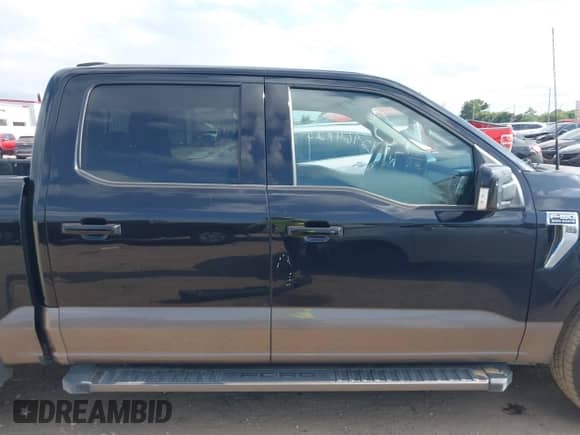 2022 Ford F-150 XL z VIN 1FTEW1C59NFB14004, wystawiony jako IAAI lot #42964825 z przebiegiem 77 984 mil mil oraz . Historia ofert i sprzedaży dostępna na DreamBid. Obrazek 14.