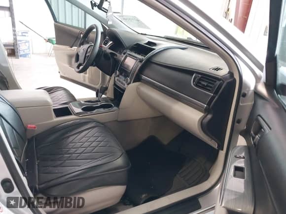 2013 Toyota Camry LE z VIN 4T1BD1FK8DU064728, wystawiony jako IAAI lot #42398146 z przebiegiem 100 867 mil mil oraz . Historia ofert i sprzedaży dostępna na DreamBid. Obrazek 5.