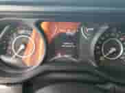 2025 Jeep Wrangler Sport z VIN 1C4PJXAG3SW519141, wystawiony jako Copart lot #55511615 z przebiegiem 5 562 mil mil oraz Szkoda całkowita • Salvage title. Historia ofert i sprzedaży dostępna na DreamBid. Obrazek 9.