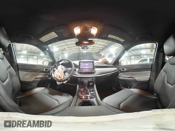 2024 Jeep Compass Latitude Lux с VIN 3C4NJDFN4RT169614, выставлен на аукционе Copart как лот 54626595 с пробегом 2 461 миль миль и Списание • Salvage title. История ставок и продаж доступна на DreamBid. Изображение 16.