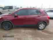 2016 Chevrolet Trax LS z VIN 3GNCJKSBXGL115472, wystawiony jako IAAI lot #42621171 z przebiegiem 105 434 mil mil oraz . Historia ofert i sprzedaży dostępna na DreamBid. Obrazek 14.