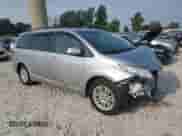 2016 Toyota Sienna XLE z VIN 5TDYK3DCXGS699339, wystawiony jako Copart lot #67243725 z przebiegiem 52 691 mil mil oraz Czysty tytuł • Clean title. Historia ofert i sprzedaży dostępna na DreamBid. Obrazek 4.