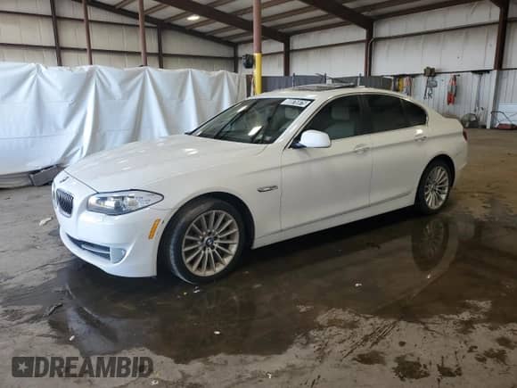 2013 BMW 5 Series 535i with VIN WBAFR7C51DC821013, listed as a Copart auction lot 80876975 with 112,845 mi miles and Clean title. Bid and sale history available at DreamBid. Image 1.