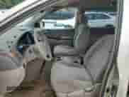 2005 Toyota Sienna CE с VIN 5TDZA23C95S231036, выставлен на аукционе Copart как лот 68925575 с пробегом 257 188 миль миль и Списание • Salvage title. История ставок и продаж доступна на DreamBid. Изображение 7.