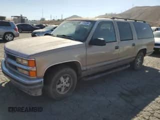 1995 Chevrolet Suburban с VIN 1GNEC16K1SJ300274, выставлен на аукционе Copart как лот 77258594 с пробегом 221 556 миль миль и Чистый • Clean title. История ставок и продаж доступна на DreamBid. Изображение 1.