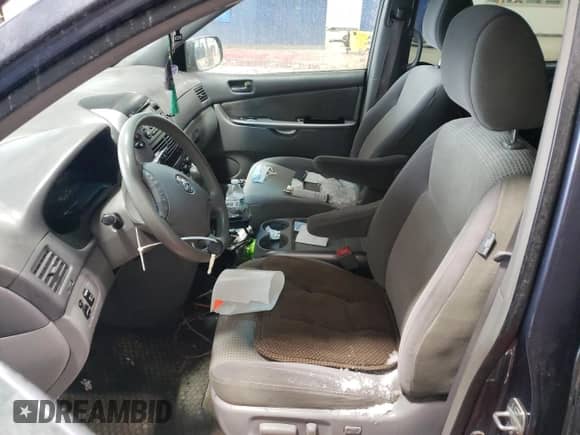 2009 Toyota Sienna CE с VIN 5TDZK23C09S280337, выставлен на аукционе Copart как лот 44597175 с пробегом Не указан миль и Списание • Salvage title. История ставок и продаж доступна на DreamBid. Изображение 7.