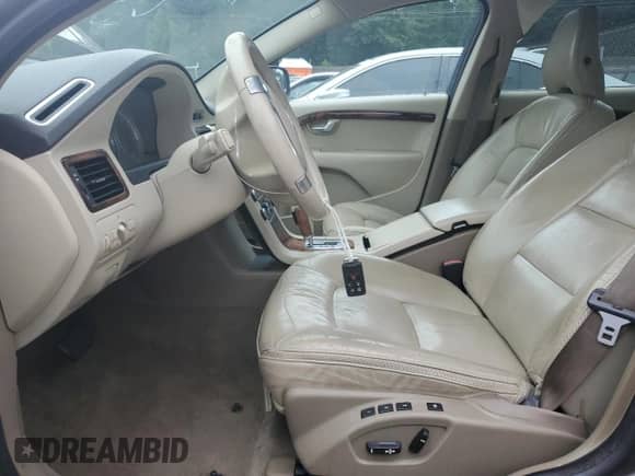 2010 Volvo XC70 3.0T с VIN YV4992BZ2A1080396, выставлен на аукционе Copart как лот 69908025 с пробегом 224 880 миль миль и Списание • Salvage title. История ставок и продаж доступна на DreamBid. Изображение 7.