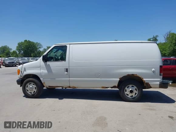 2007 Ford Econoline Cargo Commercial with VIN 1FTNE24L67DB39270, listed as a IAAI auction lot 42270845 with 296,410 mi miles and . Bid and sale history available at DreamBid. Image 14.