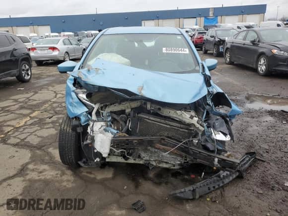 2015 Nissan Note SV z VIN 3N1CE2CP9FL429977, wystawiony jako Copart lot #80890644 z przebiegiem 155 379 mil mil oraz Czysty tytuł • Clean title. Historia ofert i sprzedaży dostępna na DreamBid. Obrazek 5.