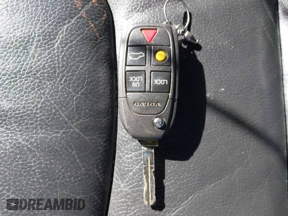 2005 Volvo S60 с VIN YV1RH592152430661, выставлен на аукционе IAAI как лот 43394681 с пробегом 131 291 миль миль и . История ставок и продаж доступна на DreamBid. Изображение 11.