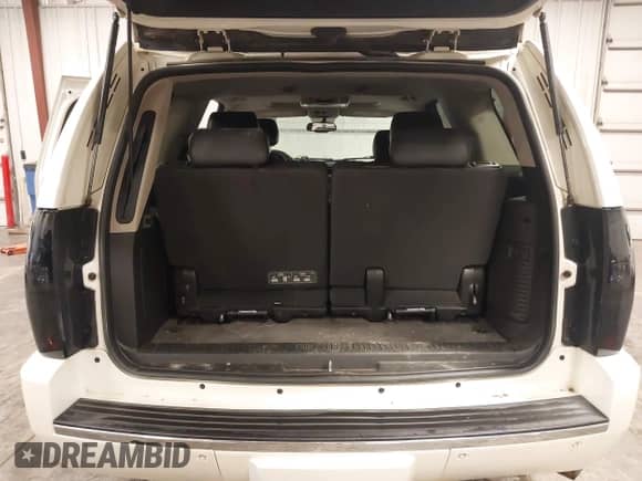 2012 Chevrolet Tahoe LTZ с VIN 1GNSKCE07CR227674, выставлен на аукционе IAAI как лот 42166732 с пробегом 204 171 миль миль и . История ставок и продаж доступна на DreamBid. Изображение 17.