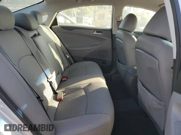 2011 Hyundai Sonata Limited z VIN 5NPEC4AC5BH015791, wystawiony jako Copart lot #85924235 z przebiegiem Nie podano mil oraz Nie do naprawy • Non repairable. Historia ofert i sprzedaży dostępna na DreamBid. Obrazek 10.