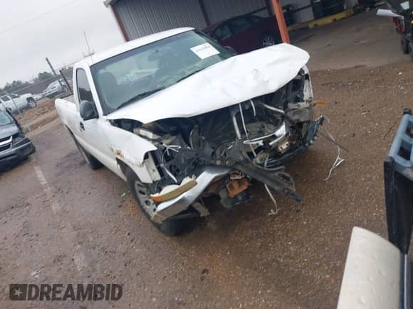 2005 GMC Sierra 1500 Work Truck z VIN 1GTEC14V15Z208030, wystawiony jako IAAI lot #41625004 z przebiegiem 340 630 mil mil oraz . Historia ofert i sprzedaży dostępna na DreamBid. Obrazek 1.