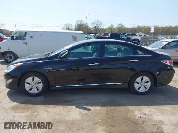 2013 Hyundai Sonata Limited z VIN KMHEC4A49DA089696, wystawiony jako IAAI lot #42125587 z przebiegiem 121 879 mil mil oraz . Historia ofert i sprzedaży dostępna na DreamBid. Obrazek 14.