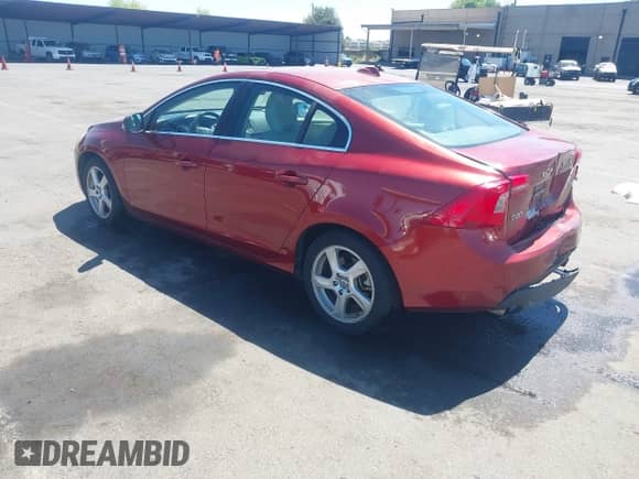 2012 Volvo S60 T5 с VIN YV1622FS1C2051230, выставлен на аукционе IAAI как лот 42949592 с пробегом 135 248 миль миль и . История ставок и продаж доступна на DreamBid. Изображение 3.