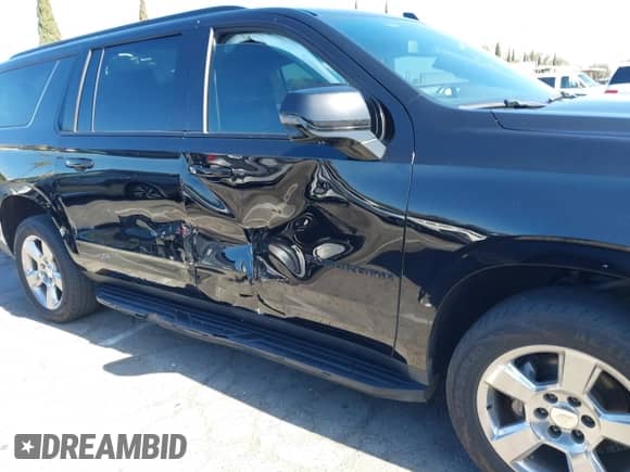 2022 Chevrolet Suburban RST с VIN 1GNSKEKT1NR259999, выставлен на аукционе IAAI как лот 42651081 с пробегом 150 957 миль миль и . История ставок и продаж доступна на DreamBid. Изображение 14.
