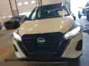 2024 Nissan Kicks SR с VIN 3N1CP5DV6RL560300, выставлен на аукционе IAAI как лот 42207596 с пробегом 7 423 миль миль и . История ставок и продаж доступна на DreamBid. Изображение 12.