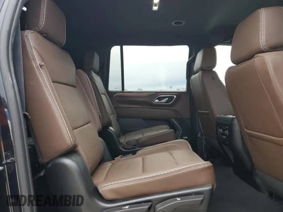 2024 Chevrolet Suburban High Country z VIN 1GNSCGKLXRR101711, wystawiony jako Copart lot #46529835 z przebiegiem 7 699 mil mil oraz Szkoda całkowita • Salvage title. Historia ofert i sprzedaży dostępna na DreamBid. Obrazek 11.