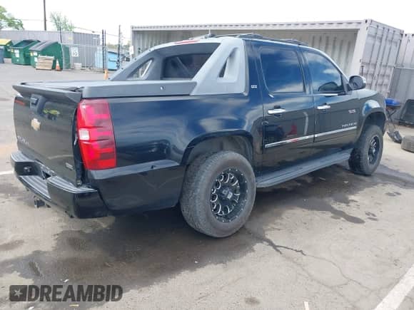 2010 Chevrolet Avalanche LTZ с VIN 3GNVKGE02AG234646, выставлен на аукционе IAAI как лот 41969830 с пробегом 243 324 миль миль и . История ставок и продаж доступна на DreamBid. Изображение 4.
